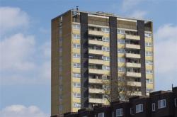 美国“晚买房”趋势加剧：首次购房者平均年龄升至40岁创纪录