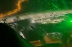 波兰飞行员夜间训练时被绿色激光照射险失明：9岁男孩干的