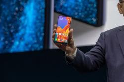 华为可折叠屏5G手机Mate X预计9月全球发售