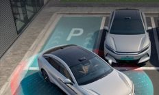 比亚迪硬气，让车主放心用智能泊车，撞了车企赔！