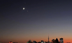 肉眼可见！12日凌晨金星、木星极近“同框”