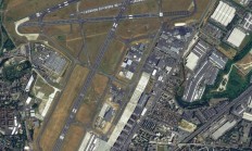 卫星视角看2025巴黎航展：歼10-CE、阵风巧合面对面