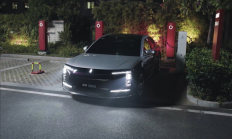 华为快充自动充电机器人曝光：尊界S800将率先支持