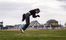 怪异运动成健身新潮流！像动物一样爬行奔跑，你扶持吗？