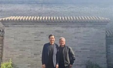 黄仁勋雷军合照曝光：二人肩并肩 面带微笑