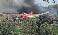 印度坠毁波音787客机是因为副驾驶低级失误？拉错了操纵杆！