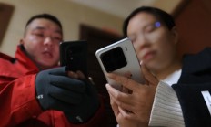 国补首日！京东凌晨送达手机国补第一单：是台白色小米15