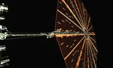 天问二号升空后传回第一张照片：圆形柔性太阳翼展开