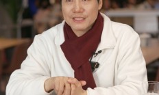 雷军回应开车直播被封：挺尴尬的 但开车一定要注意安全