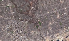 卫星俯瞰加拿大多伦多：好一副都市画卷