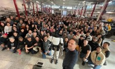 马斯克祸不单行！擎天柱负责人突然离职 特斯拉蒸发万亿市值