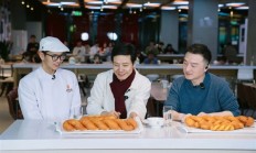 雷军谈DeepSeek：非常钦佩他们 学会用AI工具会大幅度提高工作效率