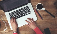 迟到1小时=旷工半天 员工多次迟到早退被开除：法院判了