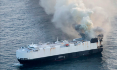 比电车着火更可怕的 是电车在海上着火