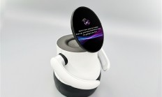 三星宣布AI OLED Bot概念机器人亮相CES 2026：长了张13.4英寸大脸