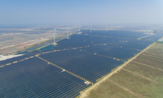 我国最大滩涂光储电站投产：共铺设200万块光伏板