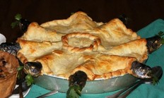 日本餐厅开创异形饺子 宛如抱脸虫出壳！满嘴尖牙很惊悚