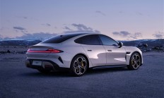 开30万电动车回老家被BBA鄙视了：有人开问界反响一般 开小米SU7关注度高