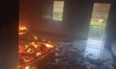 手机充电时被盖上棉被 结果短路起火 小伙被送进ICU