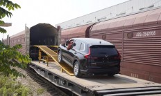 自驾游西藏、云南何必开着去 火车托运汽车省时又安全