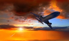 尴尬：美国飞行员在天上与工程师电话50分钟 F-35依然坠毁