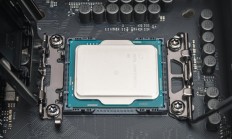 特朗普密谋大动作！美国欲对外国电子设备征收关税：根据每台中的芯片数量