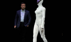 何小鹏：小鹏IRON人形机器人的成本和销售价和汽车接近