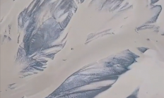 新疆一河水退去惊现巨鲸图案：长达520米