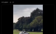 谷歌自动驾驶汽车开进高尔夫球场引发热议 网友：换成特斯拉估计会被骂惨