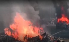 自动驾驶汽车遭肆意纵火 谷歌Waymo暂停洛杉矶市中心运营