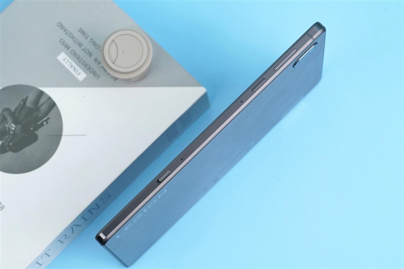 iPad mini 6唯一对手！拯救者Y700平板评测：最强的掌上游戏8.8寸小钢炮