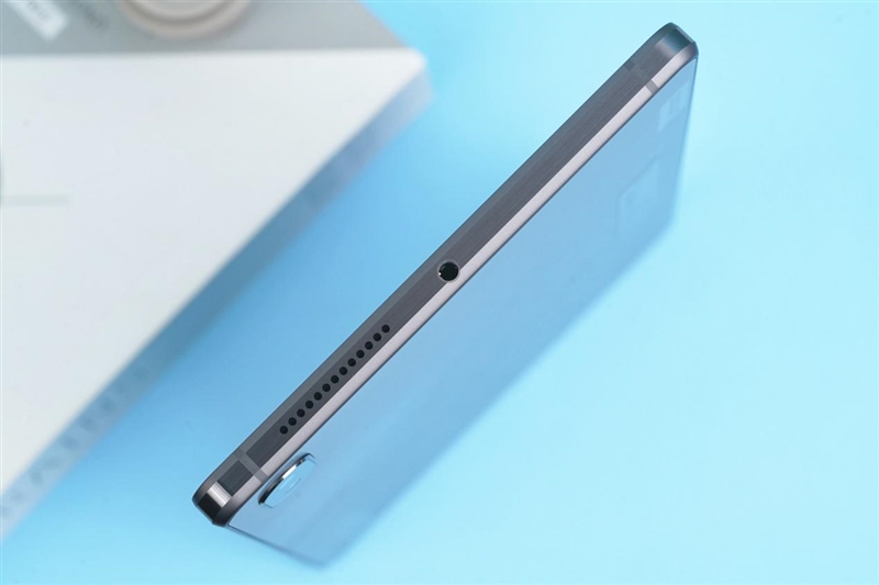 iPad mini 6唯一对手！拯救者Y700平板评测：最强的掌上游戏8.8寸小钢炮
