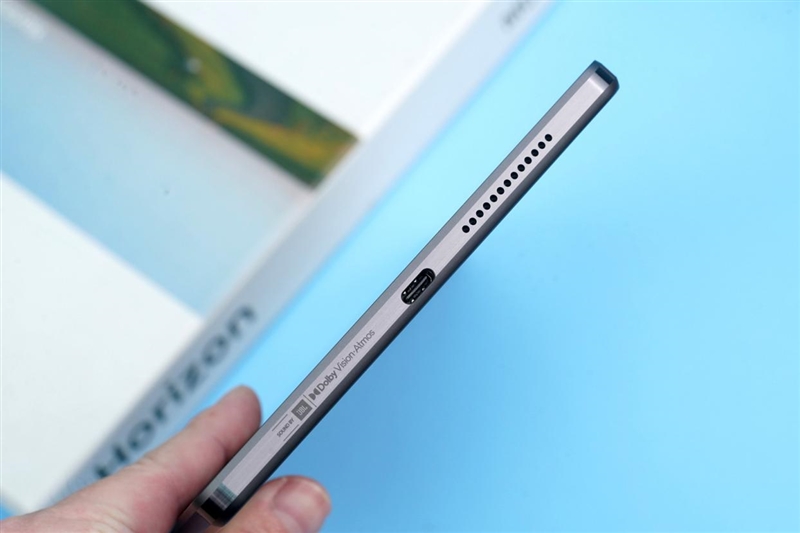 iPad mini 6唯一对手！拯救者Y700平板评测：最强的掌上游戏8.8寸小钢炮