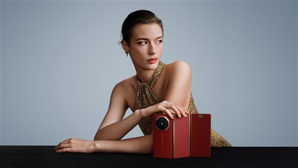 全球第二款三折叠屏!华为Mate XTs首曝:升级麒麟9020