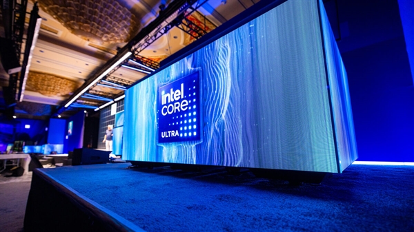 中国首发独享!Intel正式发布酷睿Ultra 200HX/H/U系列:多核性能飙升41%