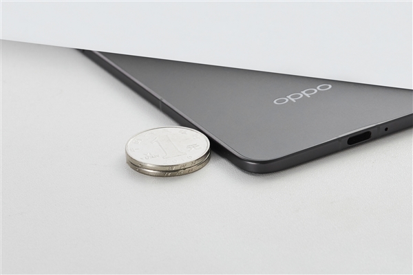 全球最薄折叠屏!OPPO Find N5真机现身:薄到无敌