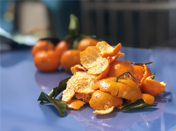 这种春节“顶流”水果一吃就停不下来:但吃多了人就会变黄