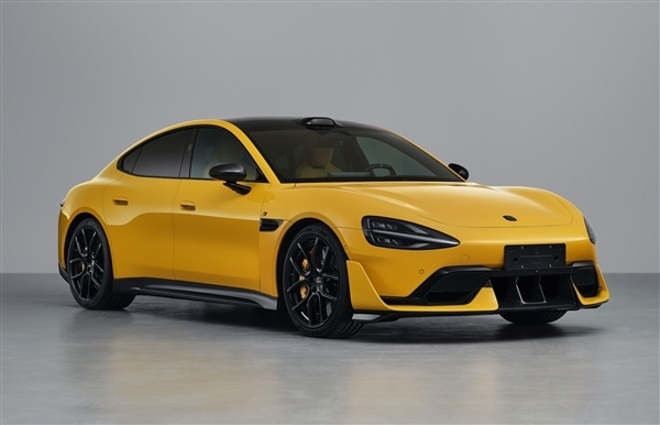 2分9秒944最速量产车!小米SU7 Ultra刷新上海国际赛车场纪录 雷军:里程碑式跨越