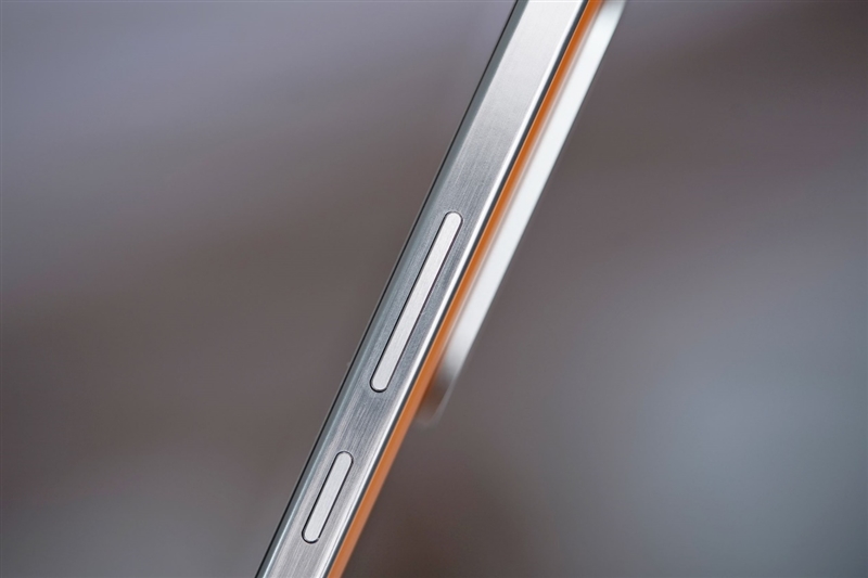 全球首款天玑9400游戏机iQOO Neo10 Pro全面评测：144帧丝滑玩《星铁》真香！