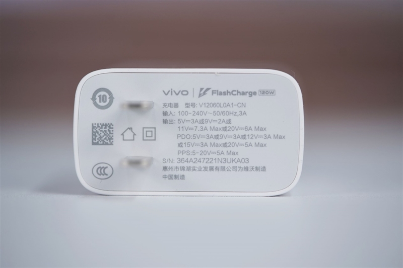 全球首款天玑9400游戏机iQOO Neo10 Pro全面评测：144帧丝滑玩《星铁》真香！