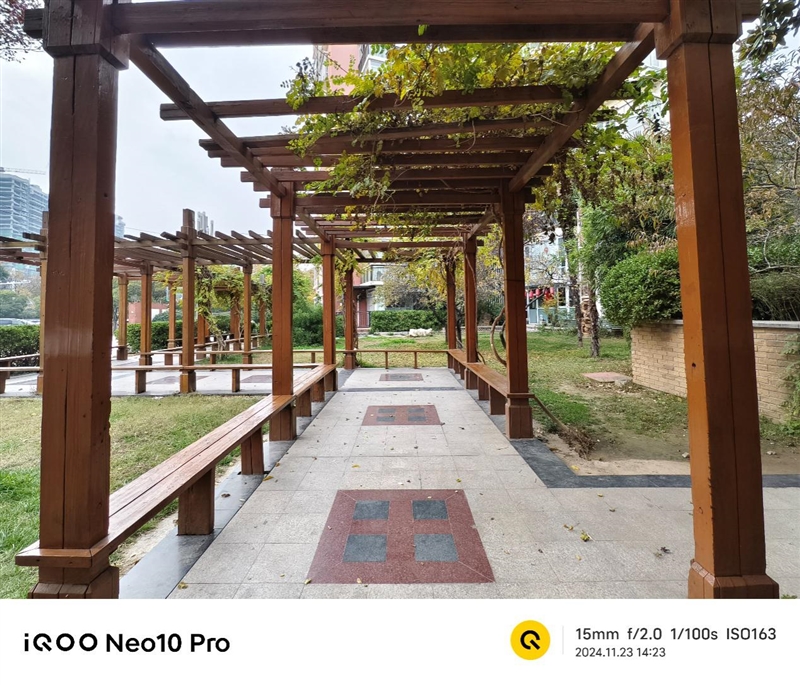 全球首款天玑9400游戏机iQOO Neo10 Pro全面评测：144帧丝滑玩《星铁》真香！