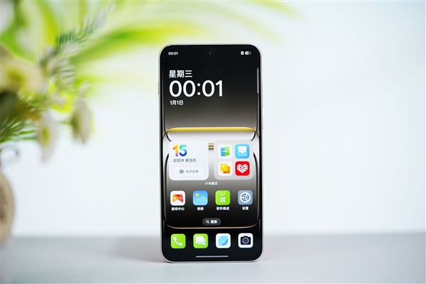 性能最强天玑手机!一加Ace 5至尊版图赏