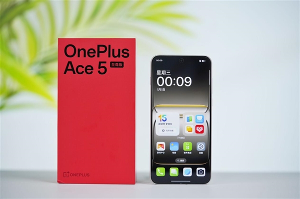 性能最强天玑手机!一加Ace 5至尊版图赏
