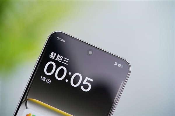 性能最强天玑手机!一加Ace 5至尊版图赏