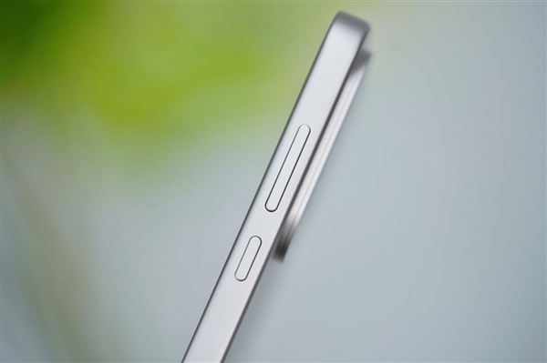 性能最强天玑手机!一加Ace 5至尊版图赏