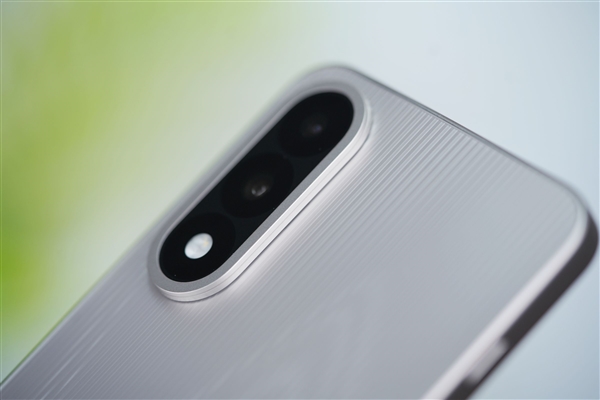 性能最强天玑手机!一加Ace 5至尊版图赏