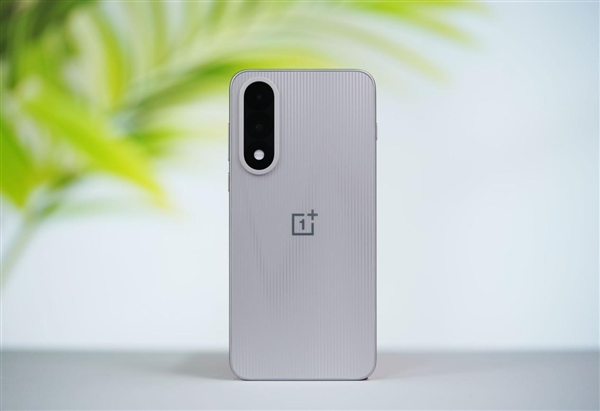 性能最强天玑手机!一加Ace 5至尊版图赏