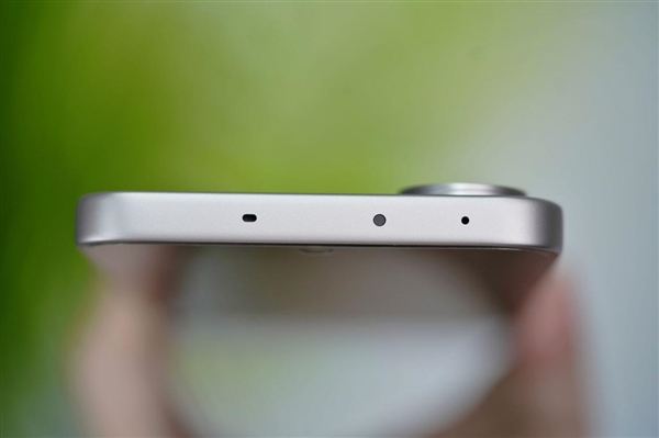 性能最强天玑手机!一加Ace 5至尊版图赏