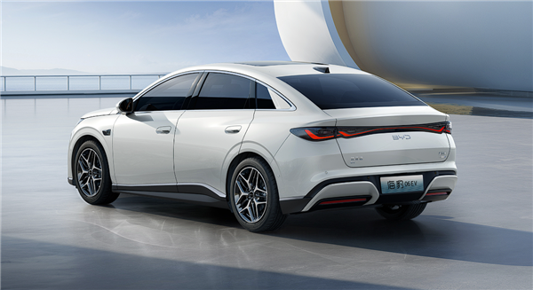 10.98万起叫板小鹏M03 比亚迪海豹06EV上市:规格真心高