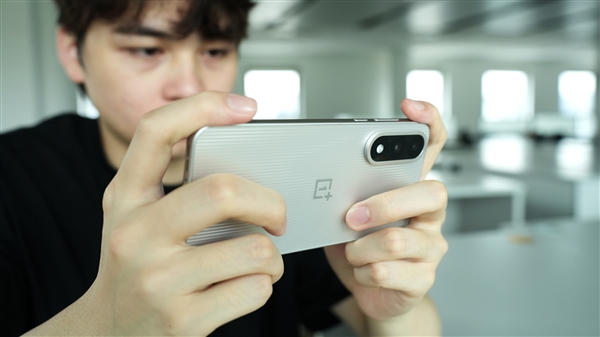 一加Ace 5至尊版实测:宿舍抢网神器实至名归